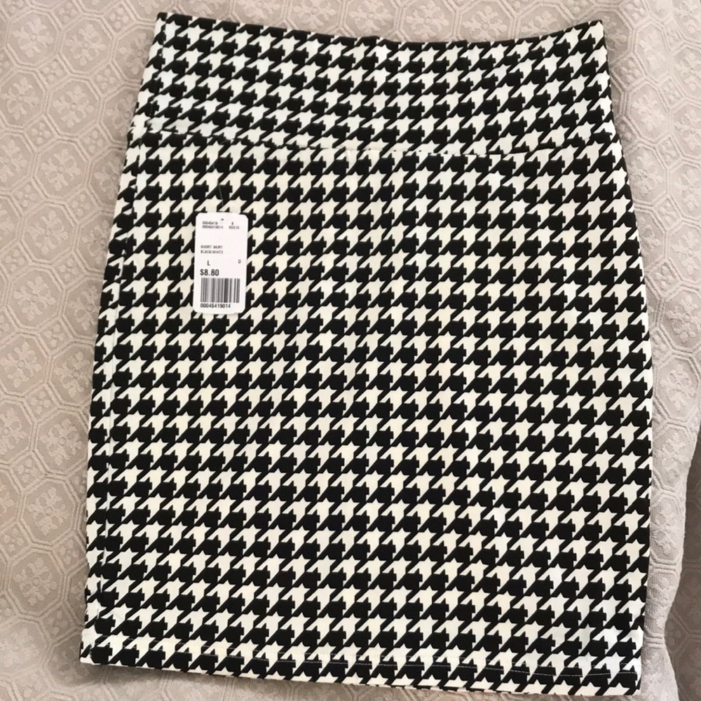 Forever 21 Short Skirt Black/White
